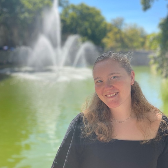 Meet your Posher, Jessica - Picture 1 of 1